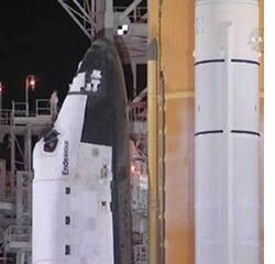 Vaiv�m Endeavour lan�ado com seis astronautas a bordo 